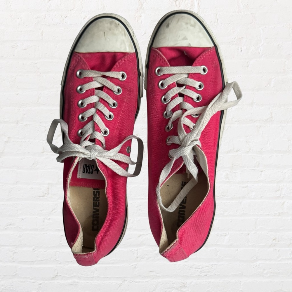 Converse pink sneakers, men’s size 9 / woman’s 11